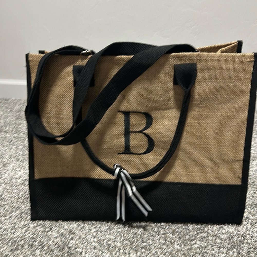 NWOT Burlap Shoulder Bag With Clutch